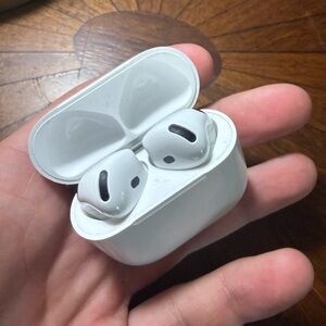 3rd generation Apple airpods